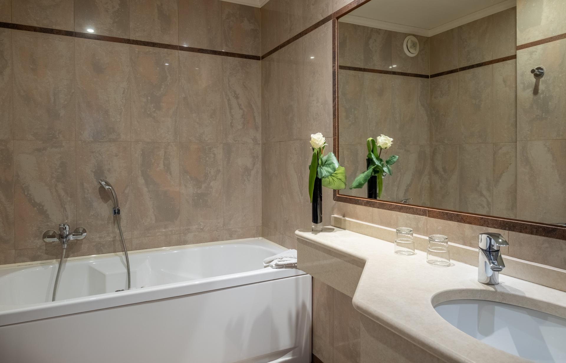 Hotel London - Communicating Rooms